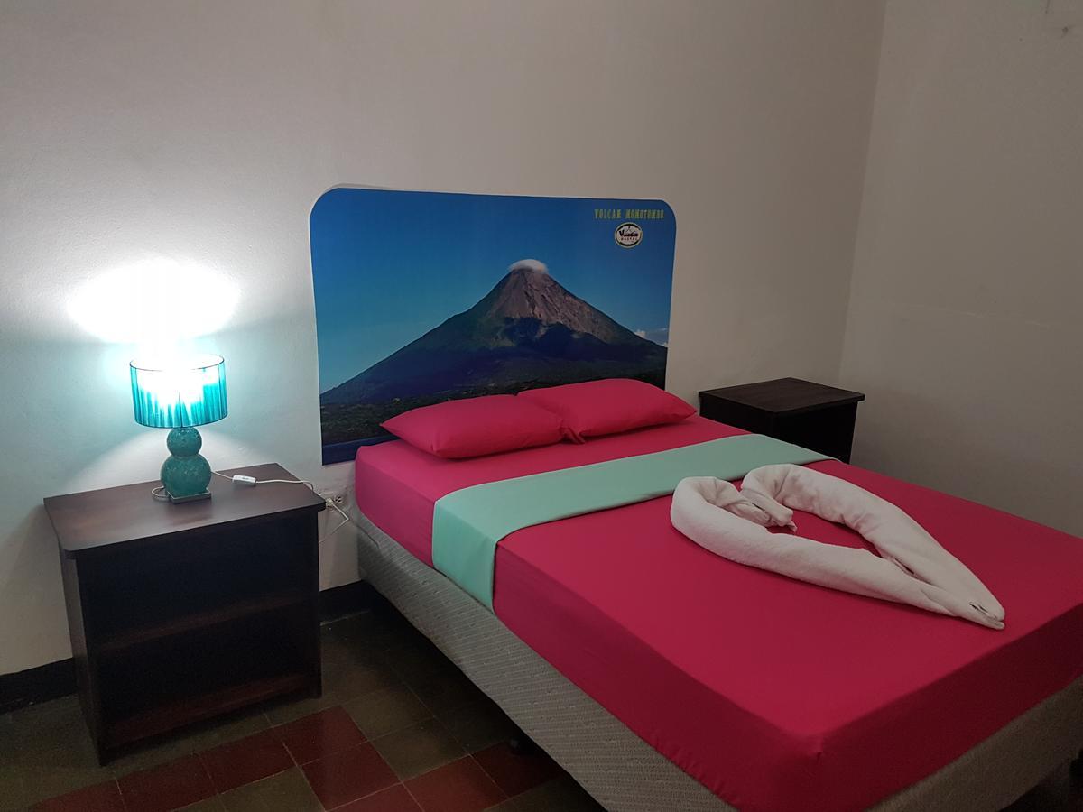 Volcano Hostel Leon Exterior photo